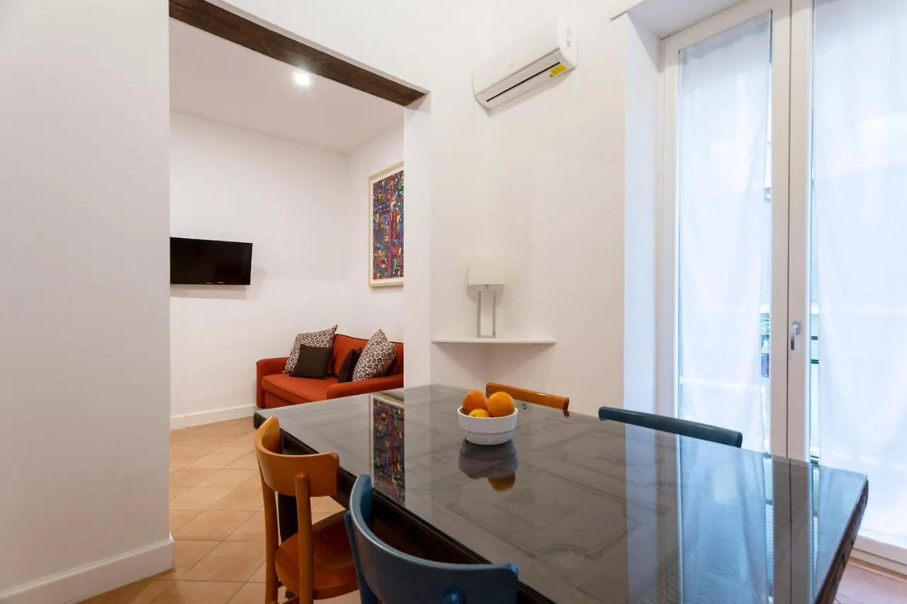 Eleonora Suites Nápoles Pensión